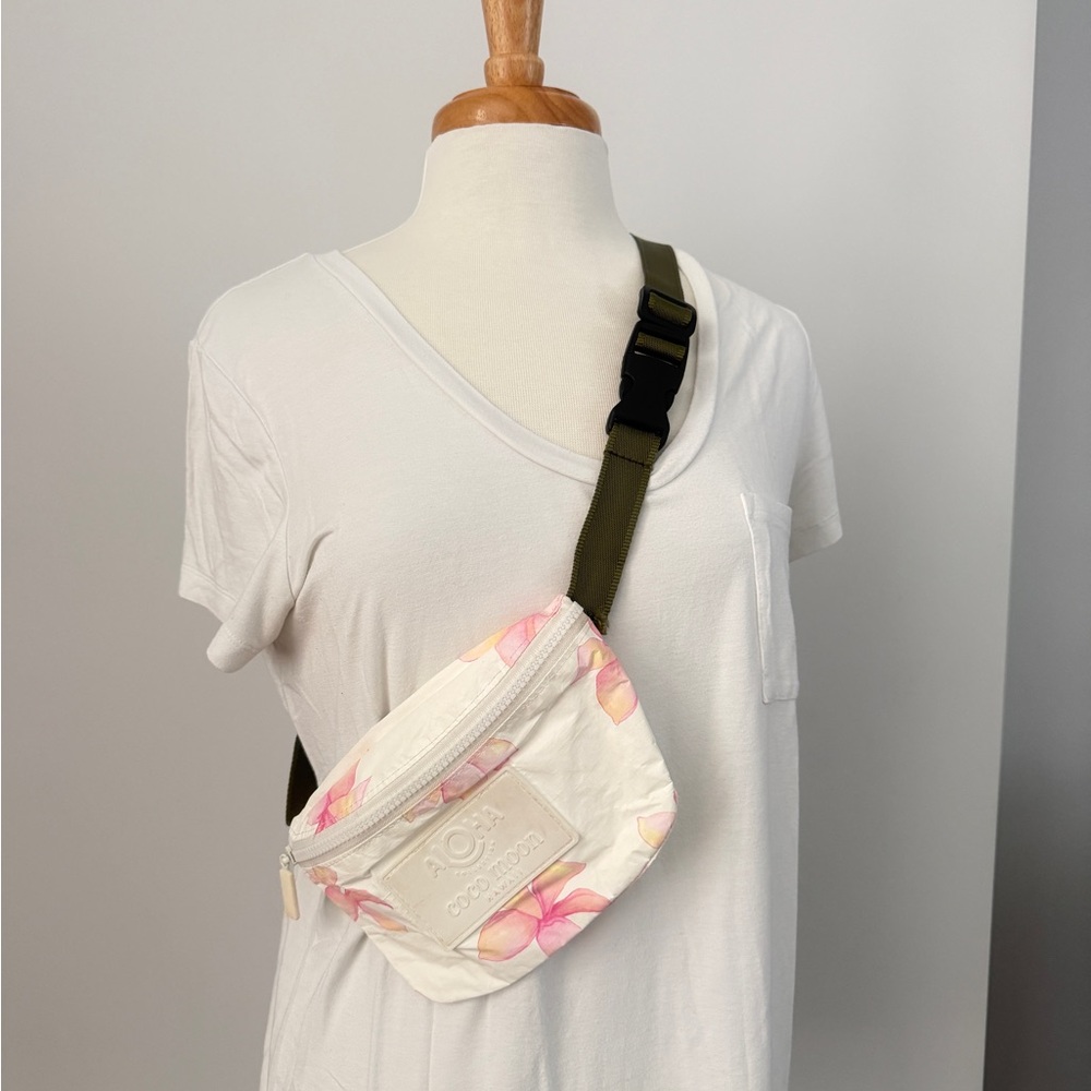Aloha Collection Mini Hip Pack Limited Edition - image 6